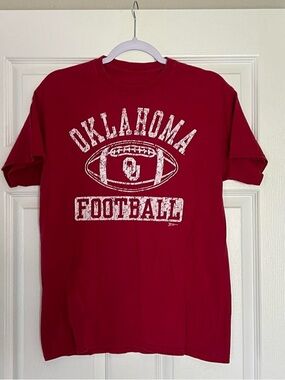 Red vintage Oklahoma Sooners football graphic tee